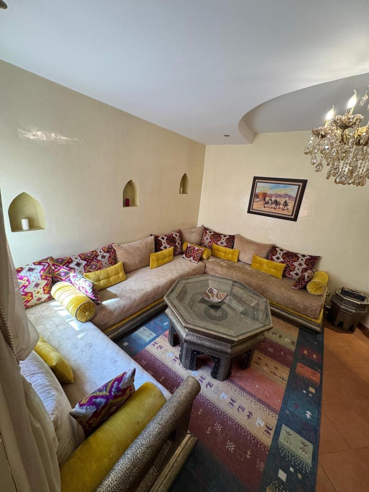 Appartement Authentic Style In Gueliz For Family